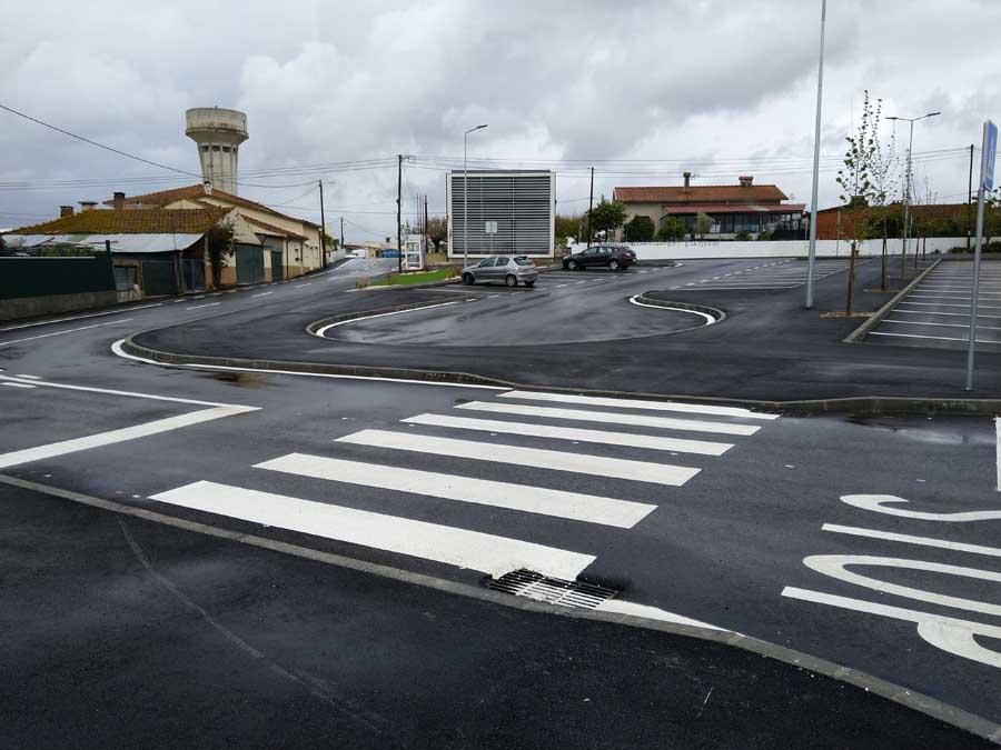 Arranjo da envolvente ao Mercado Municipal de Vilarinho do Bairro